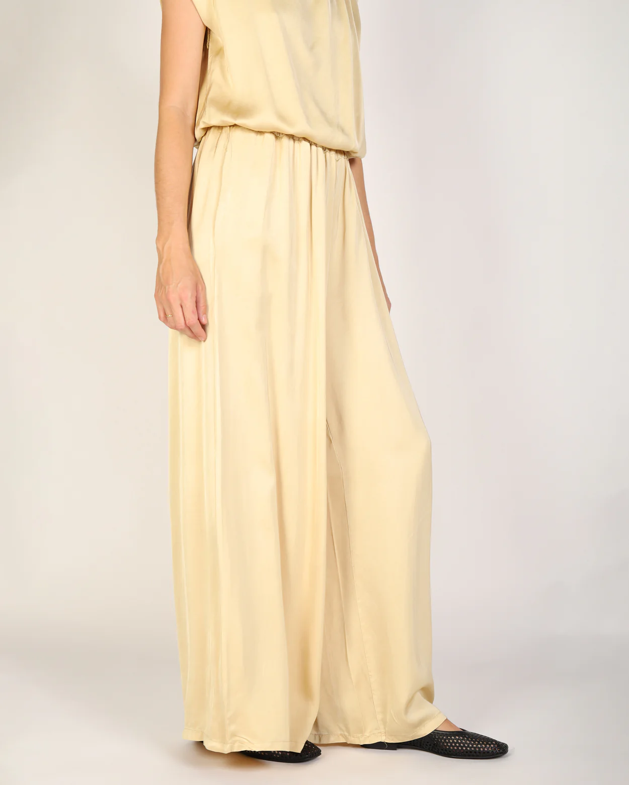 Elise Pant  - Latte - Image 3