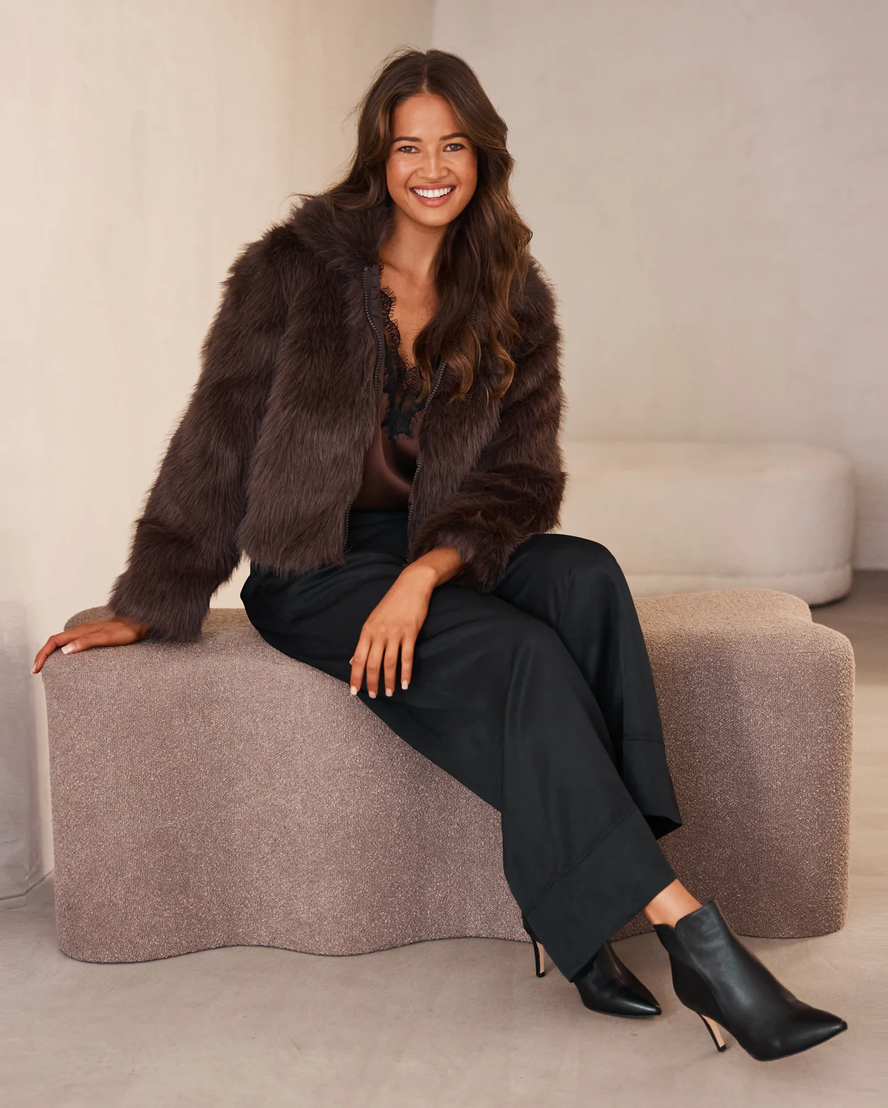 Scarlett Faux Fur Jacket  - Chocolate - Image 4